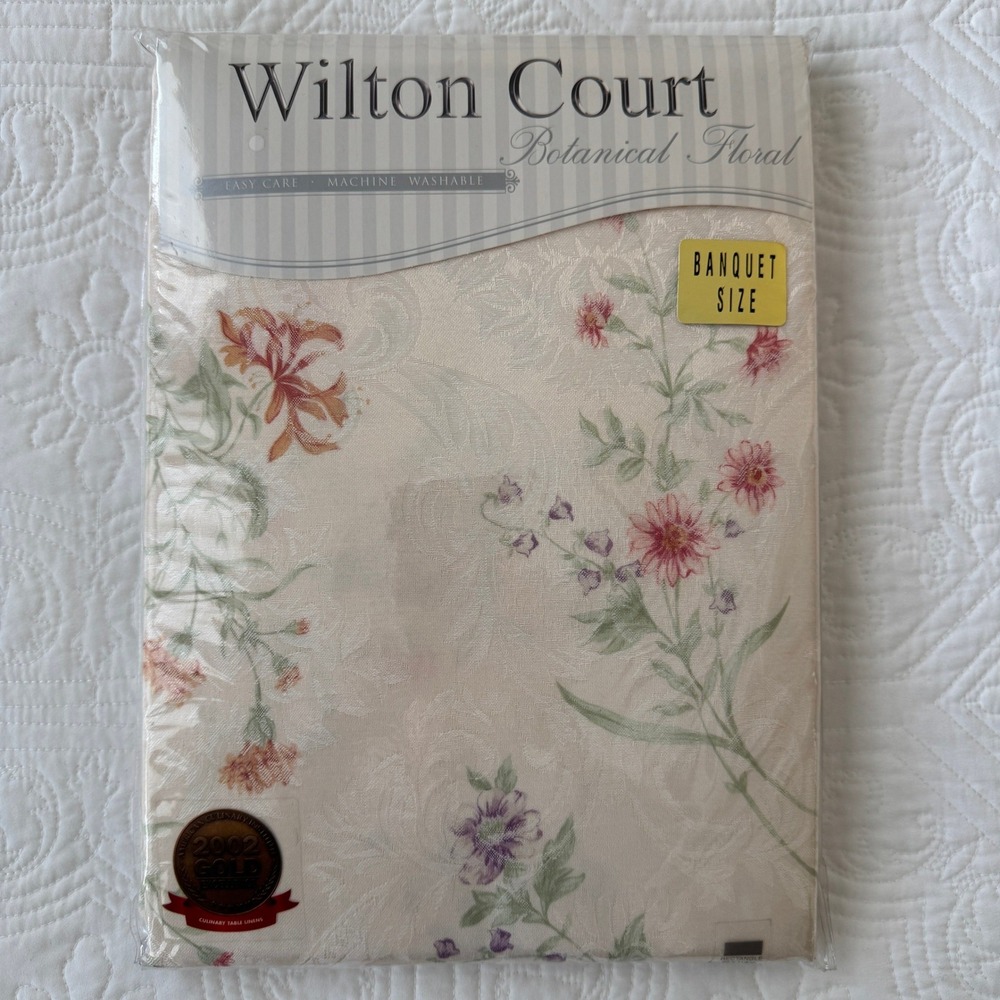 Wilton Court Botanical Floral Tablecloth Rectangle 60x118 Banquet Size Cream NWT